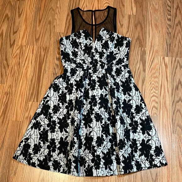 Nordstrom Fit and Flare Formal Dress Black and White, Short BCBGeneration - Picture 1 of 8